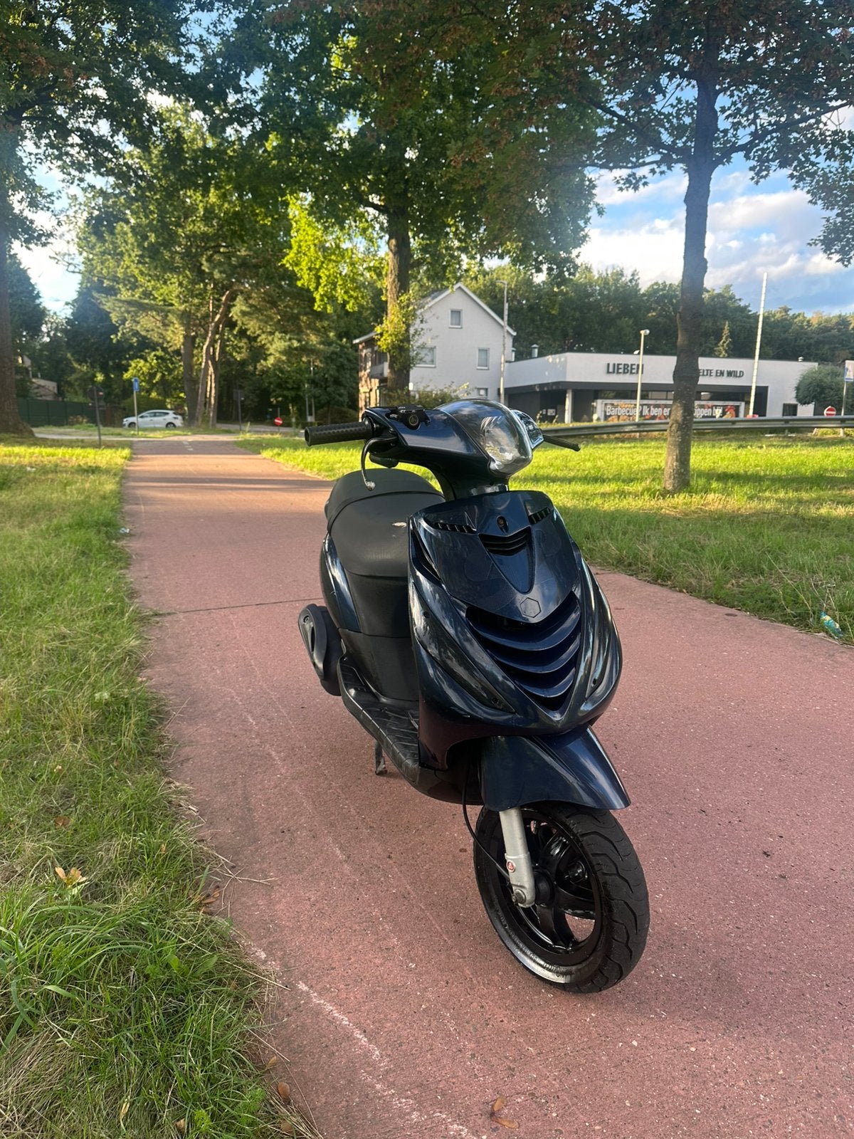 Piaggio Zip 50cc A-Klasse 2017 – Nieuwe banden & onderhoud, Enlèvement ou Envoi, Zip, Comme neuf, Classe A (25 km/h)
