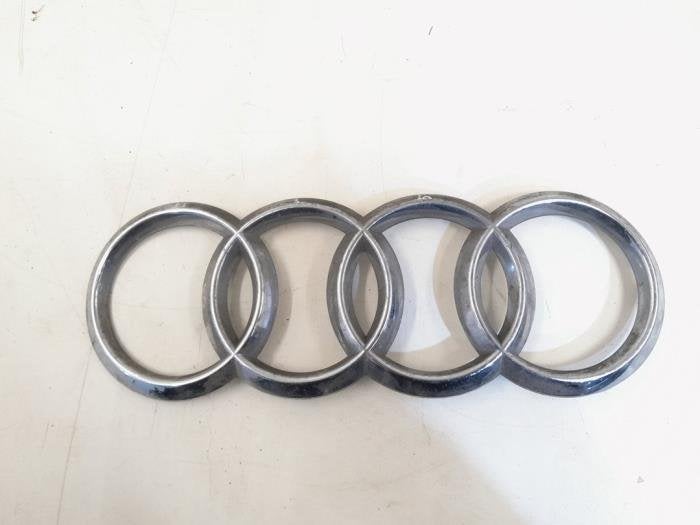 Emblème d'un Audi RS6, -, 3 mois de garantie, Audi, Utilisé
