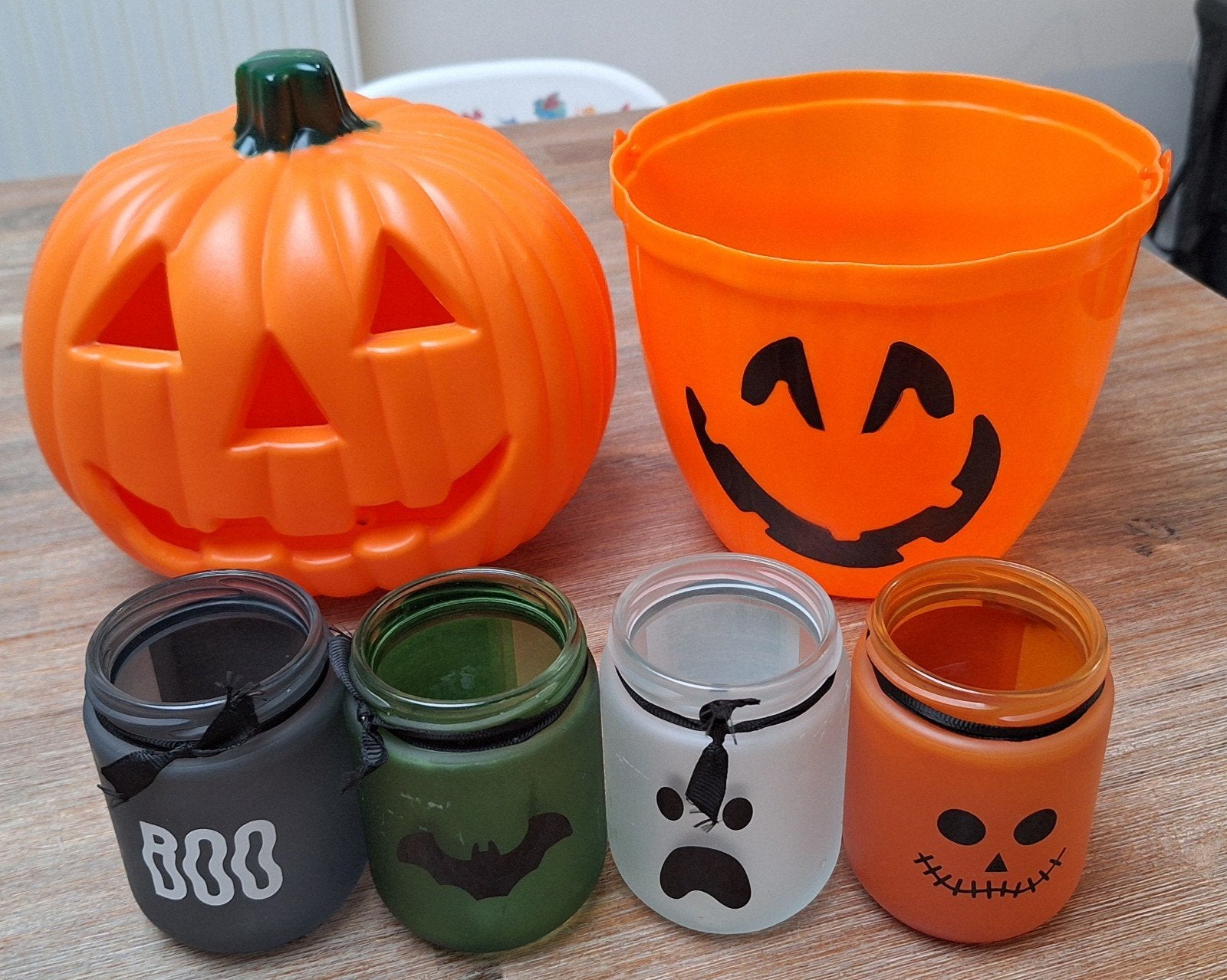 Halloweendecoratie, Ophalen