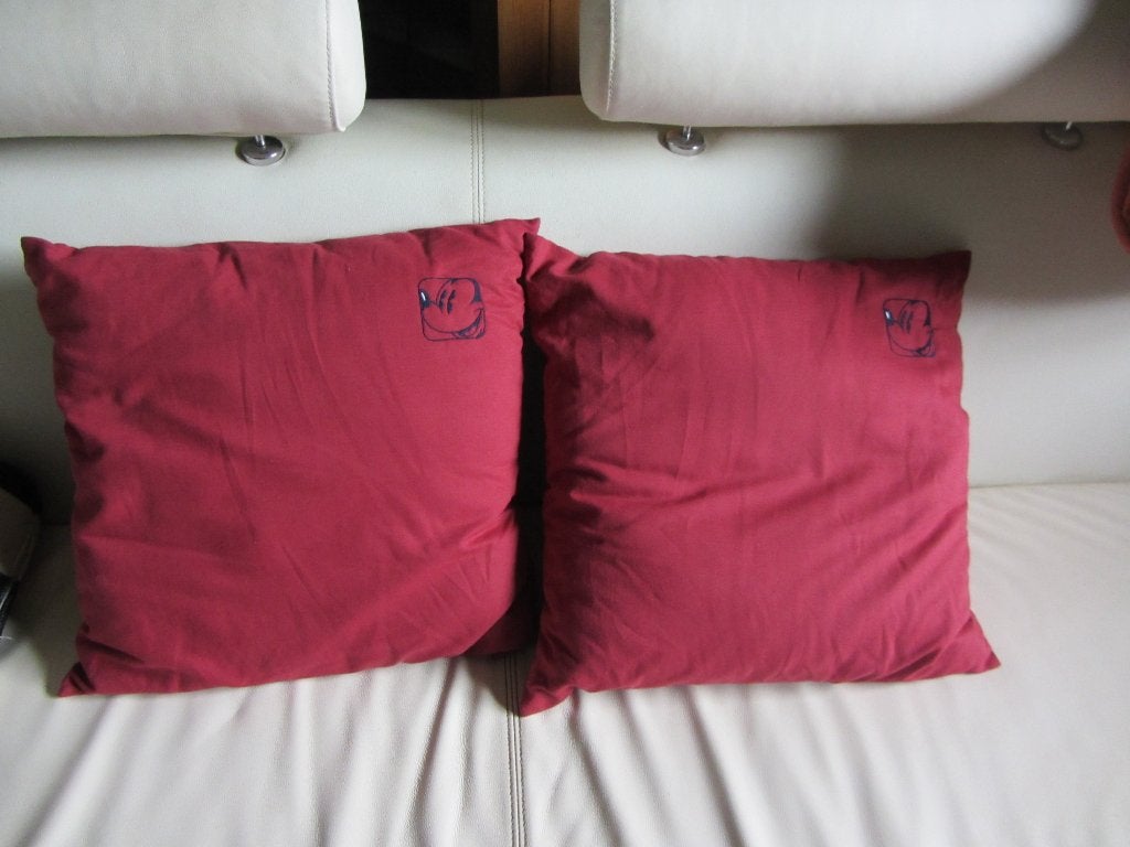 2 coussins Donaldson neufs, Maison & Meubles, Enlèvement, Neuf, Rouge