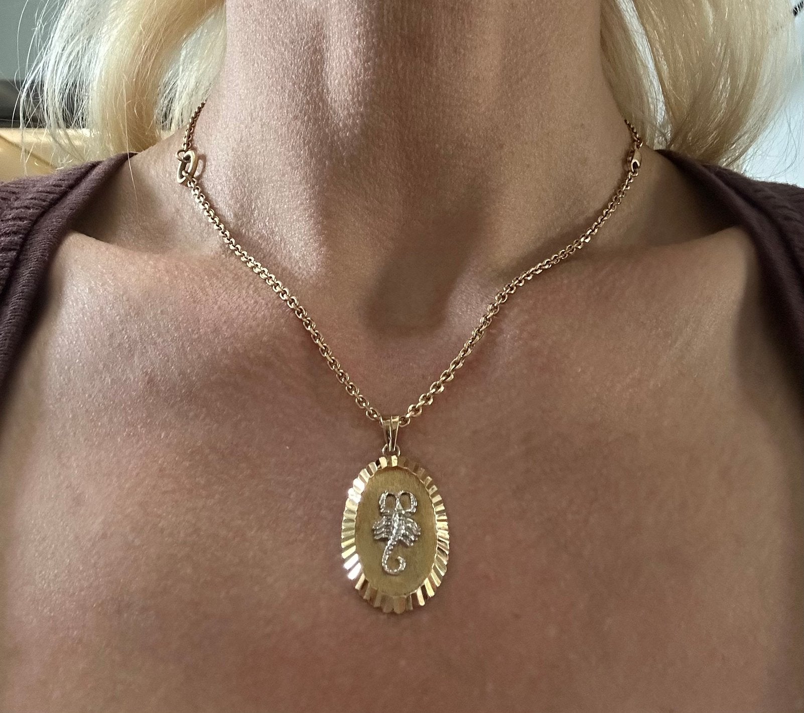 Vintage 18kt hanger Scorpio. Nieuw., Handtassen en Accessoires, Kettinghangers, Ophalen of Verzenden, Zo goed als nieuw, Wit, Goud