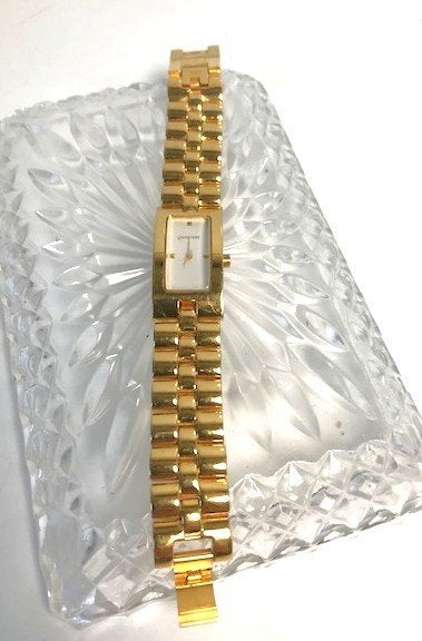 Montre vintage Quantième dorée pour femme années 70/80💎😍👌, Montre-bracelet, Autres marques, Enlèvement ou Envoi, Acier