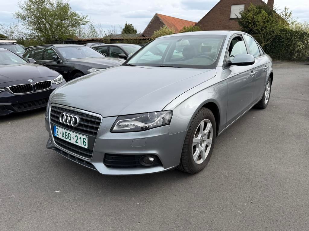 AUDI A4 BENZINE 1.8 EU 5, Auto's, Euro 5, Zwart, 4 cilinders, Parkeersensor