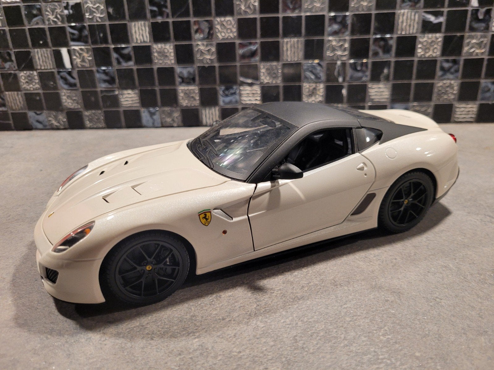 Ferrari 599 GT, Hobby & Loisirs créatifs, Voitures miniatures | 1:18, Enlèvement ou Envoi