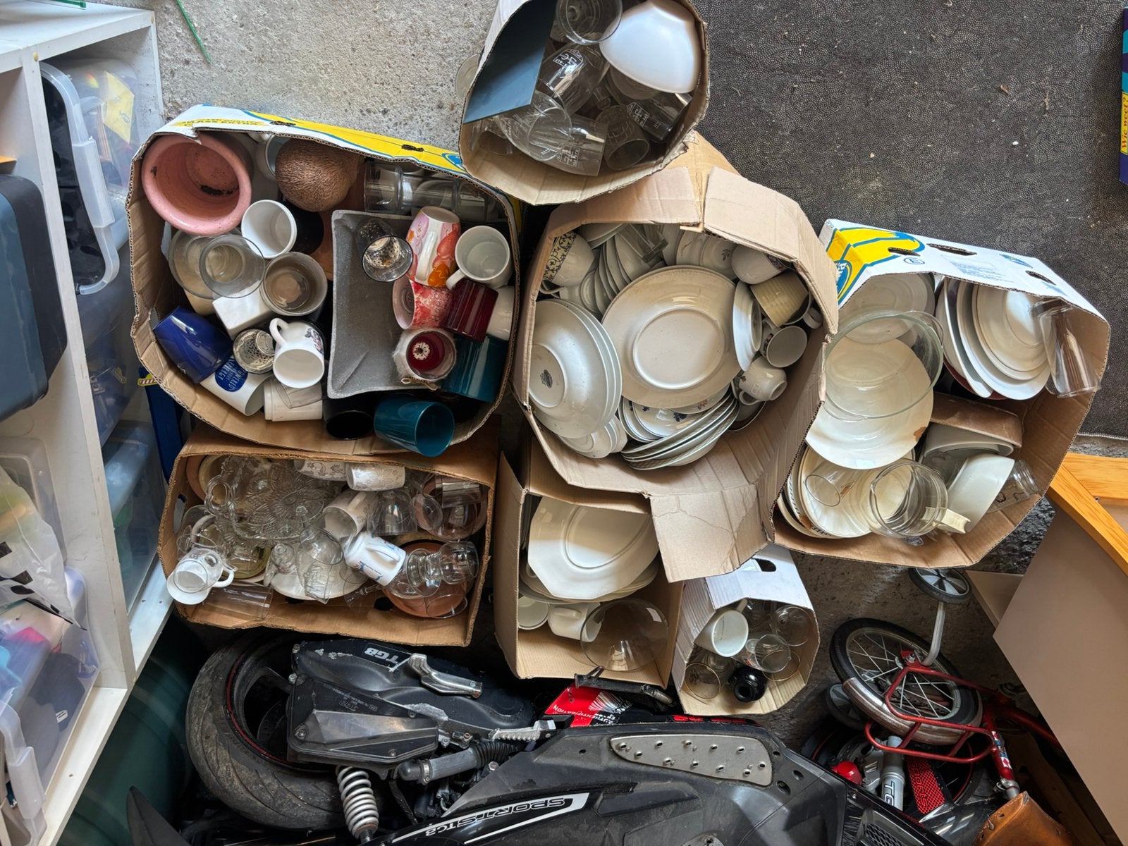 Gratis servies en potjes, Enlèvement, Comme neuf