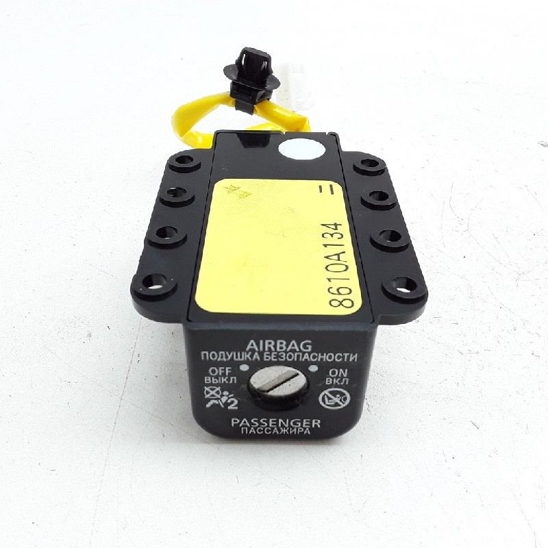 AIRBAGSLOT Mitsubishi Lancer Sportback (CX) (|8610A134|), Gebruikt, Mitsubishi