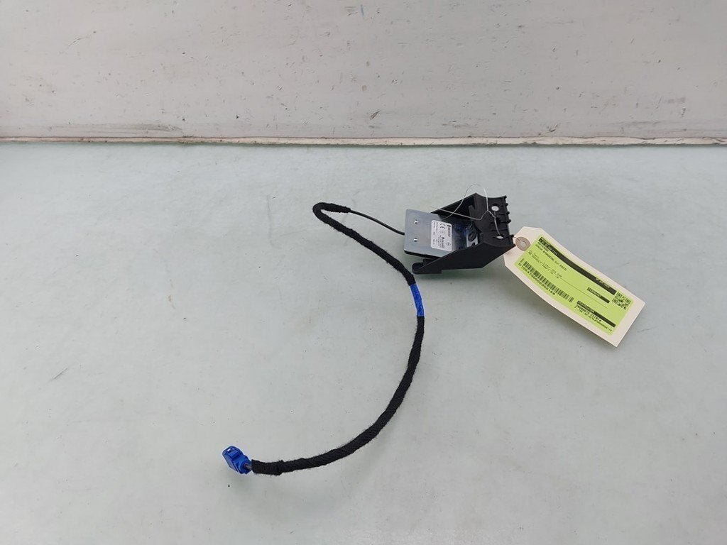 ANTENNE Dacia Sandero III (01-2019/-) (|259755470R|), Dacia, Utilisé, Peter-Huppertz-Straße 5
51063  Köln, DE, Dialog.deutschland@renault.de