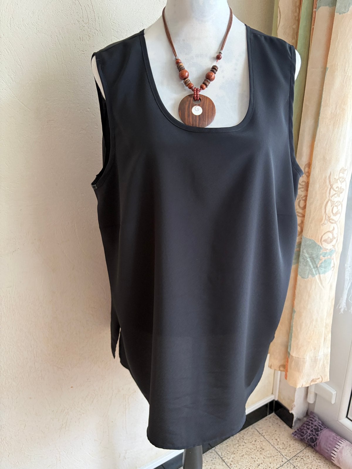 Zwarte fluwelen top/tanktop - maat 50, Ophalen of Verzenden, Zo goed als nieuw, Zwart, Zonder mouw