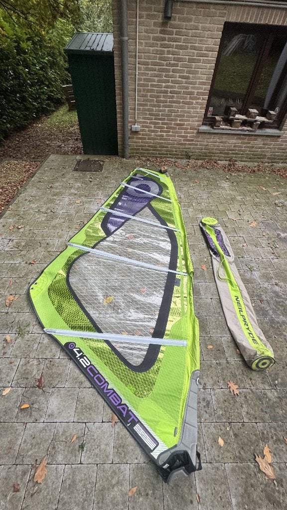 NeilPryde Combat 4,2 m² — €140, Watersport en Boten, Ophalen, Zo goed als nieuw, Neilpryde, Zeil