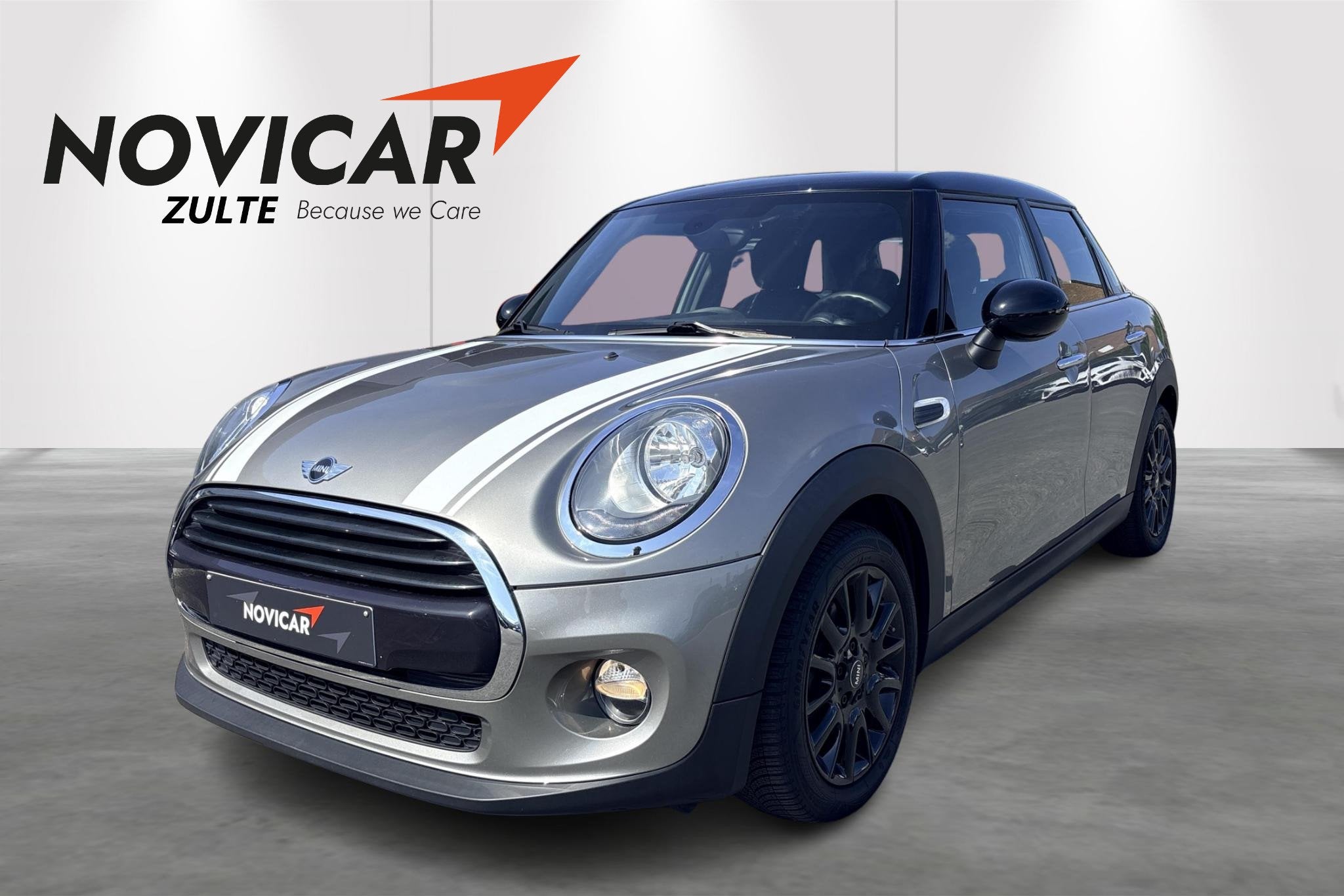 Mini Mini 5 door Cooper 1.5I + SENSOREN - GPS - CRUISECONTRO, 116 g/km, Stof, Gebruikt, 136 pk