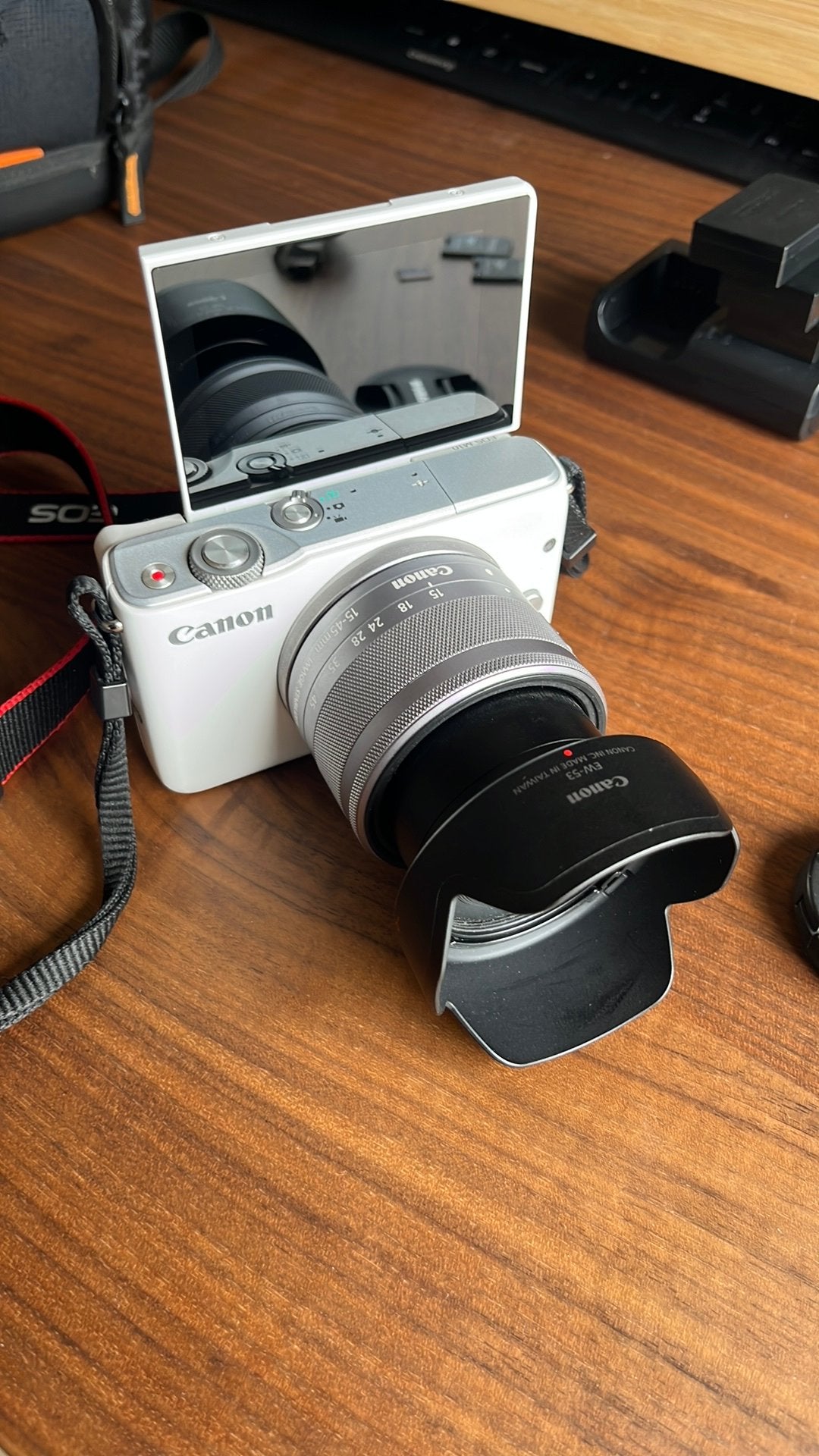 Canon EOS M10 camera met batterijen en draagzak, TV, Hi-fi & Vidéo, Enlèvement ou Envoi, Canon, Pare-soleil, Comme neuf