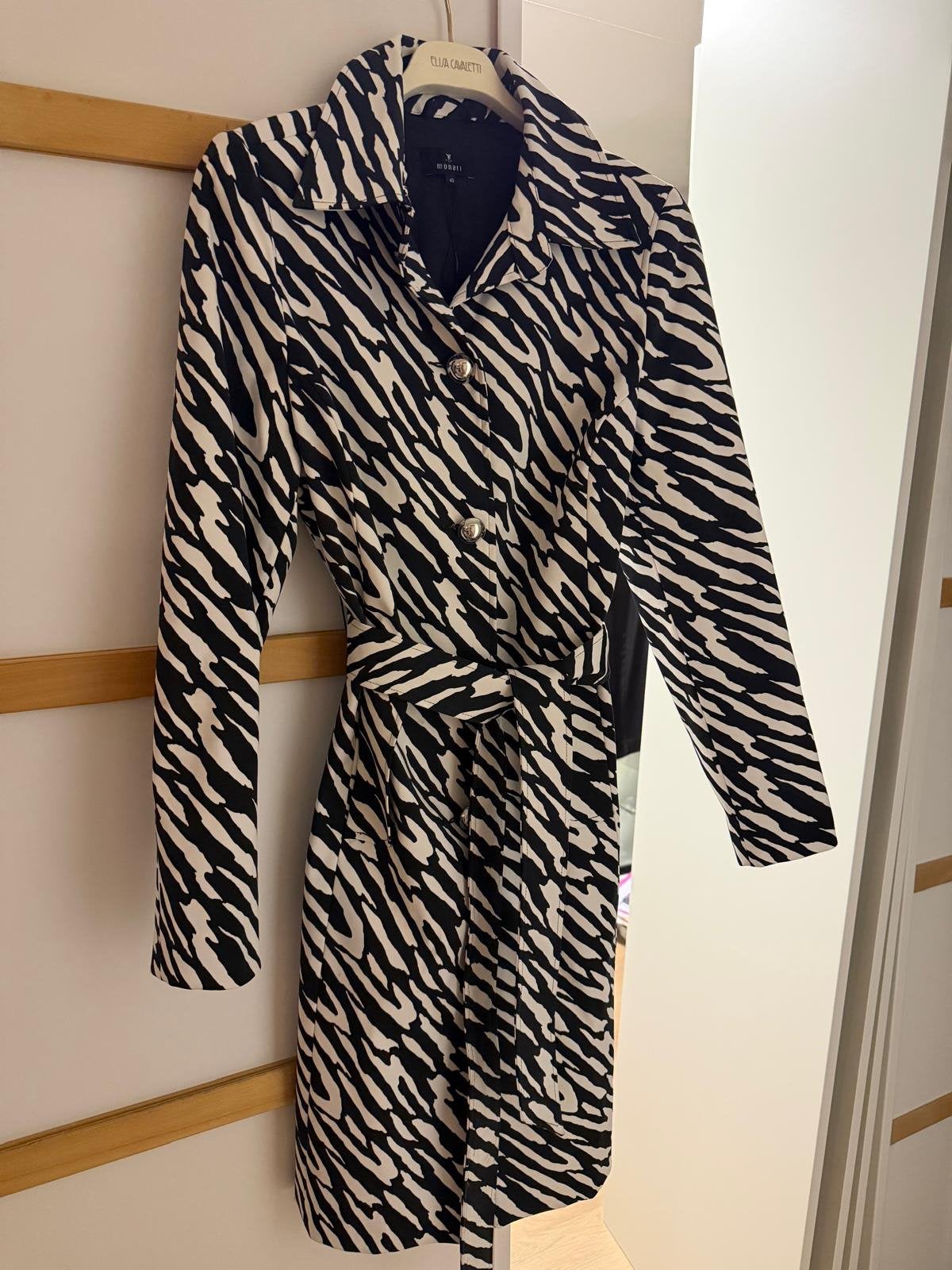 Monari imper original, tendance, chic et classe M état neuf, Vêtements | Femmes, Vestes & Costumes, Taille 38/40 (M), Enlèvement ou Envoi