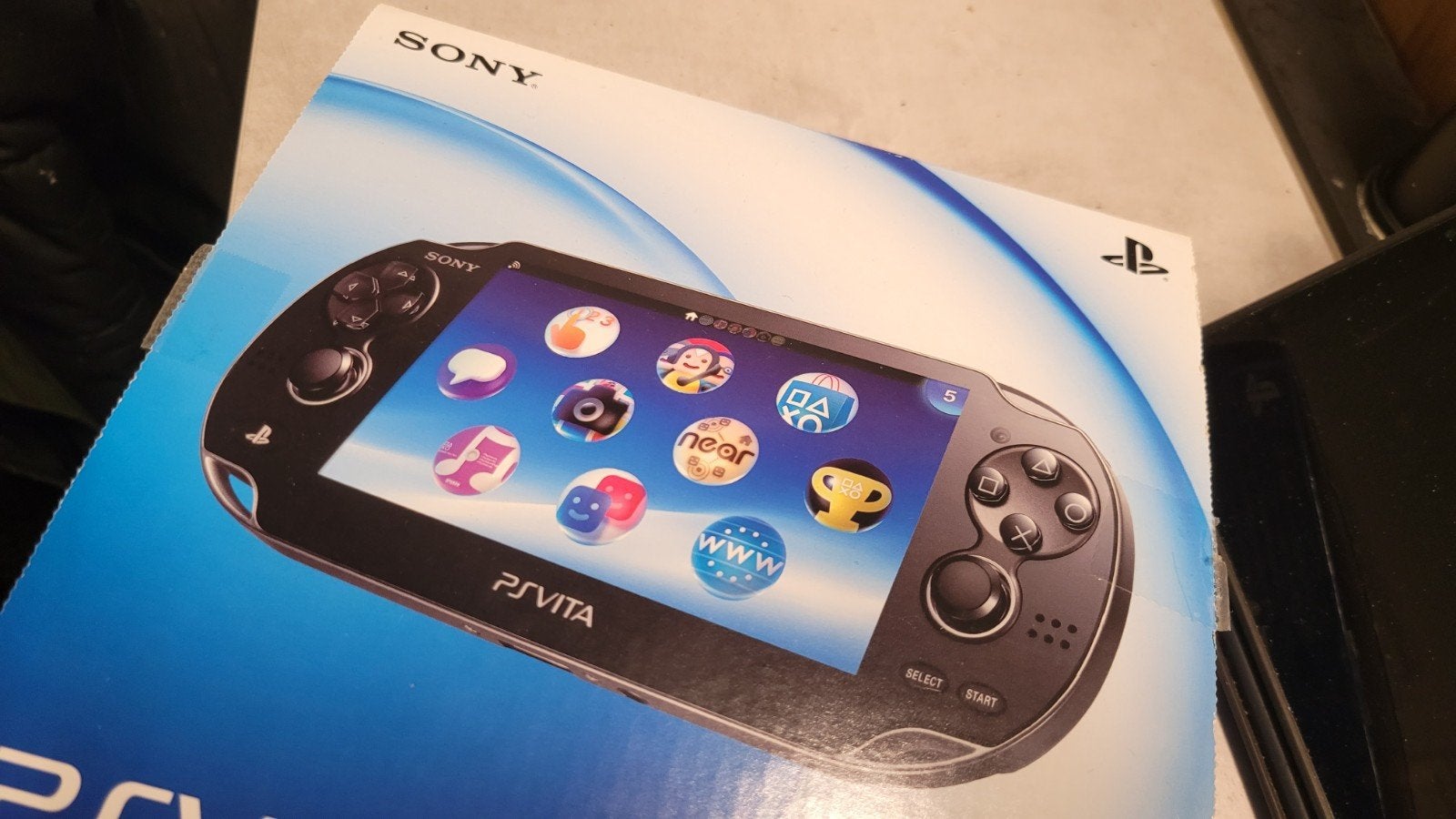 PlayStation Vita CIB, Games en Spelcomputers, Spelcomputers | Sony PlayStation Vita, Ophalen of Verzenden, Zo goed als nieuw