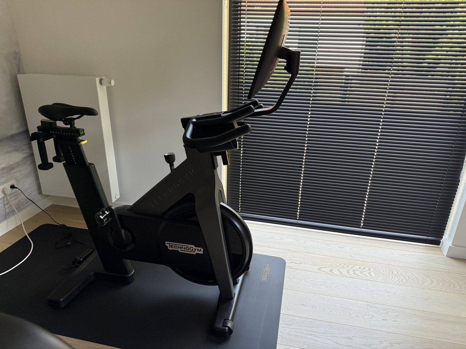 Spinningfiets TECHNOGYM BIKE - nauwelijks gebruikt, Enlèvement, Comme neuf, Vélo de spinning