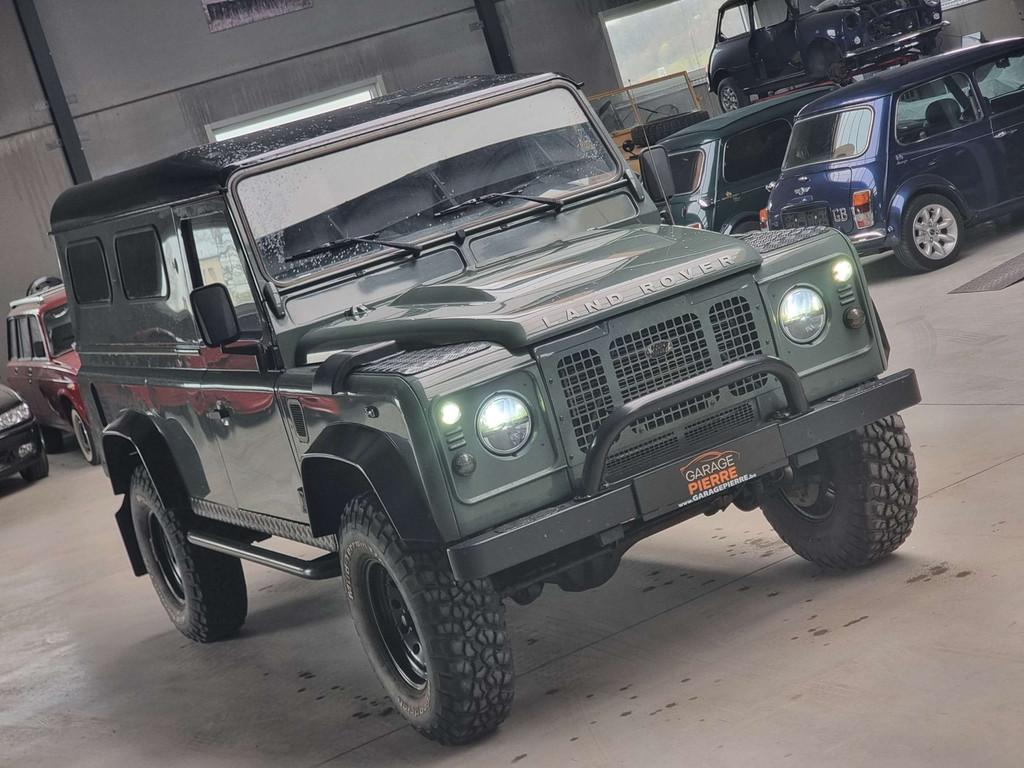 Land Rover Defender 2.4 Turbo - D TD4 110 * BOMBARDEUR, Auto's, 90 kW, 122 pk, Gebruikt, Zwart