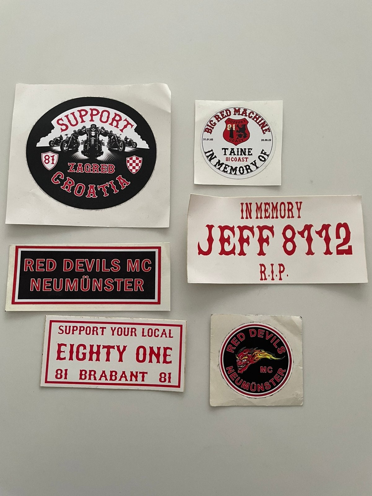 Collection variée d'autocollants Hells Angels Red Devils MC, Enlèvement ou Envoi, Neuf, Voiture ou Moto