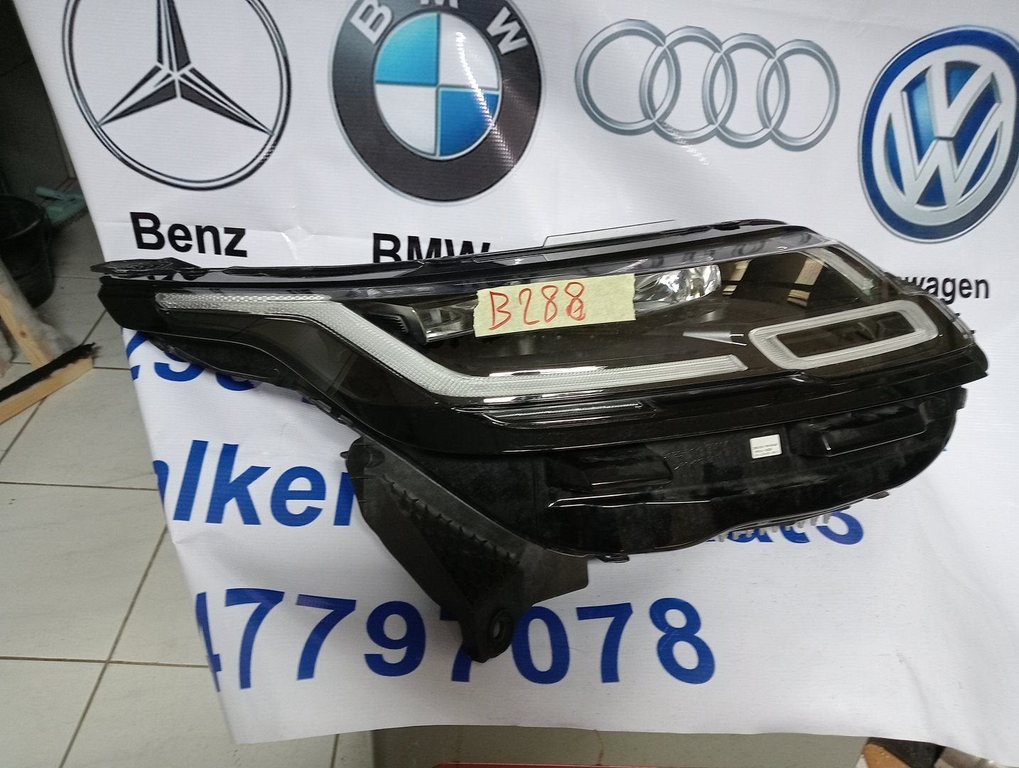 Range Rover VELAR L56018MY  koplamp rechts, Land Rover, -, Utilisé, -