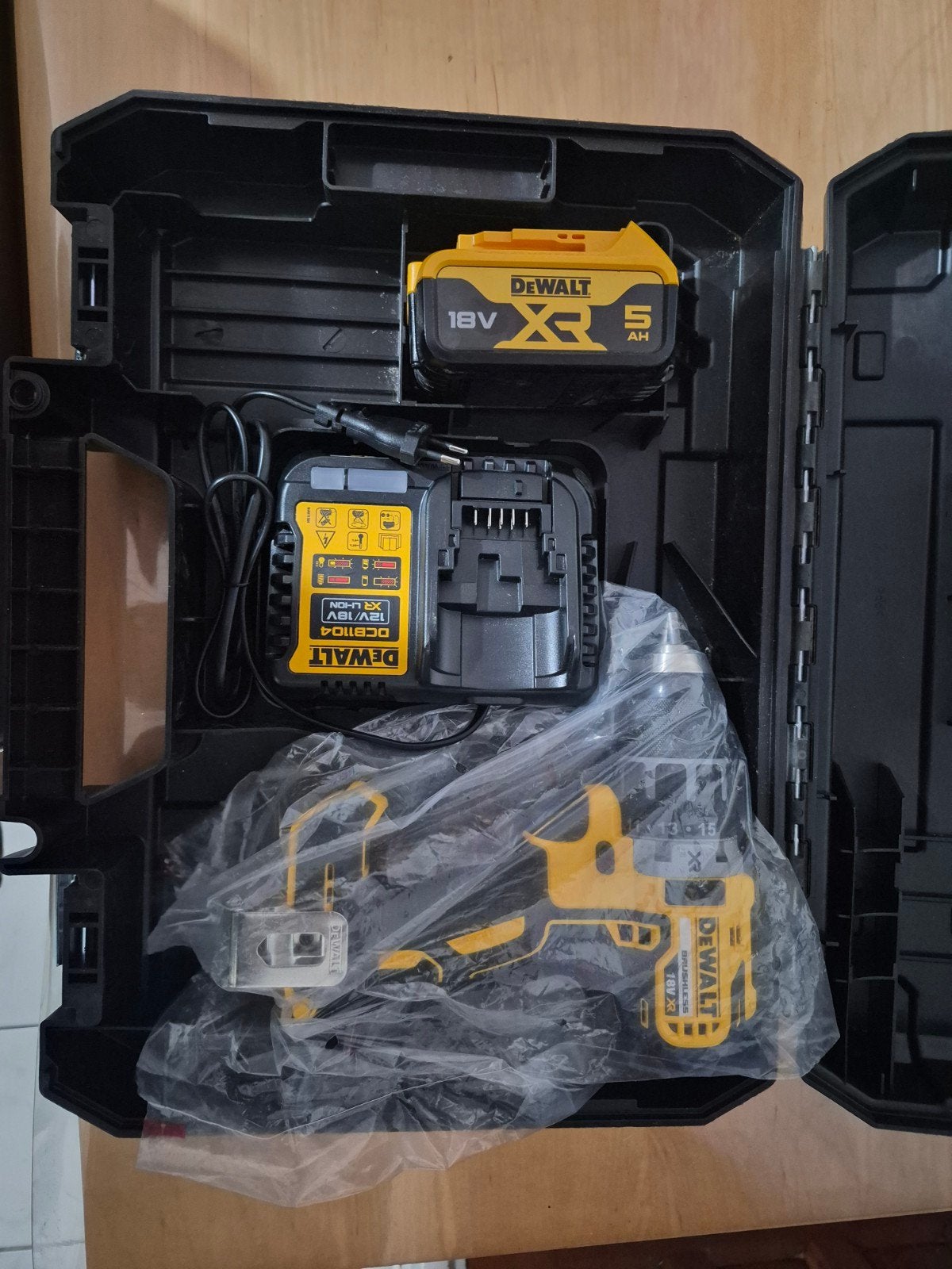 DeWalt DCD791 18V Brushless + 5.0Ah Batterij & Lader, Doe-het-zelf en Bouw, Ophalen, Zo goed als nieuw, Boor- en Schroefmachine