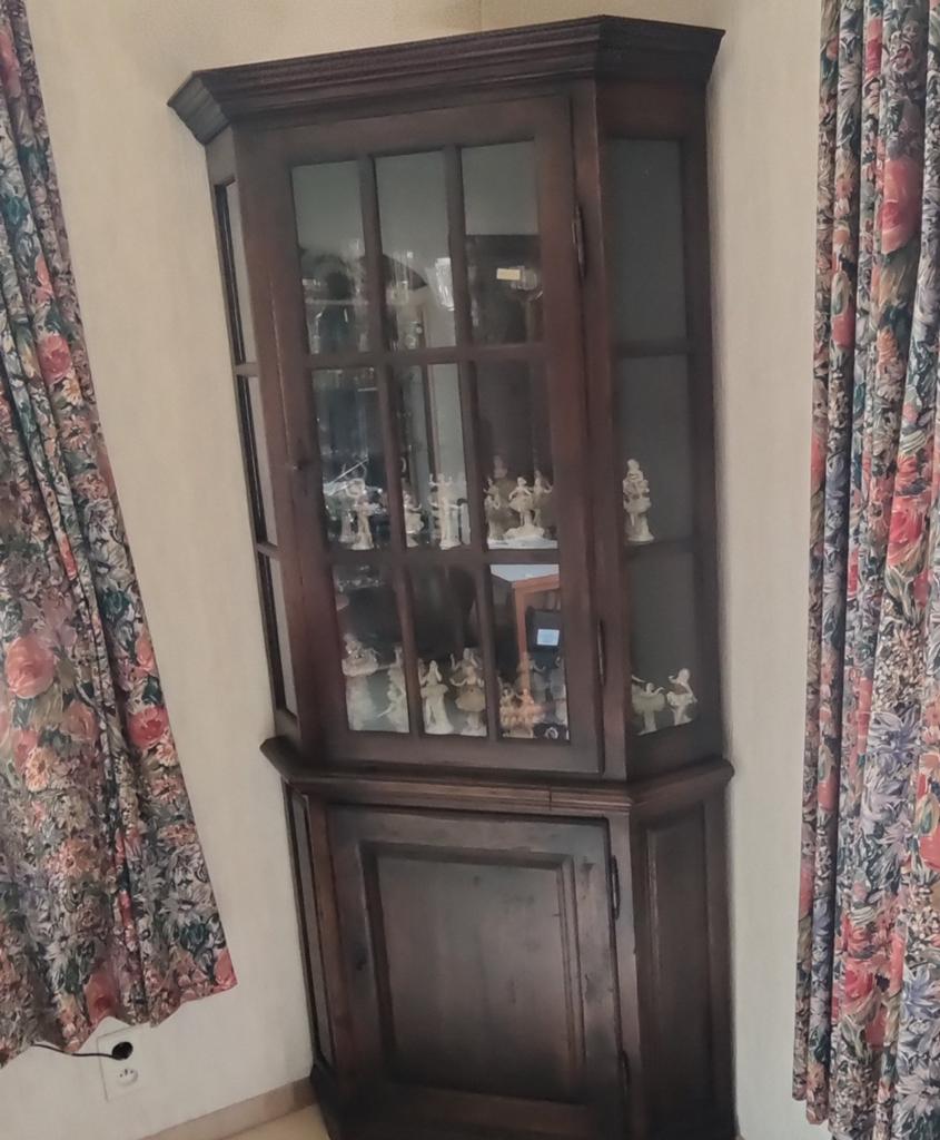 Twee antieke vitrine hoekkasten, Huis en Inrichting, Kasten | Vitrinekasten, Ophalen