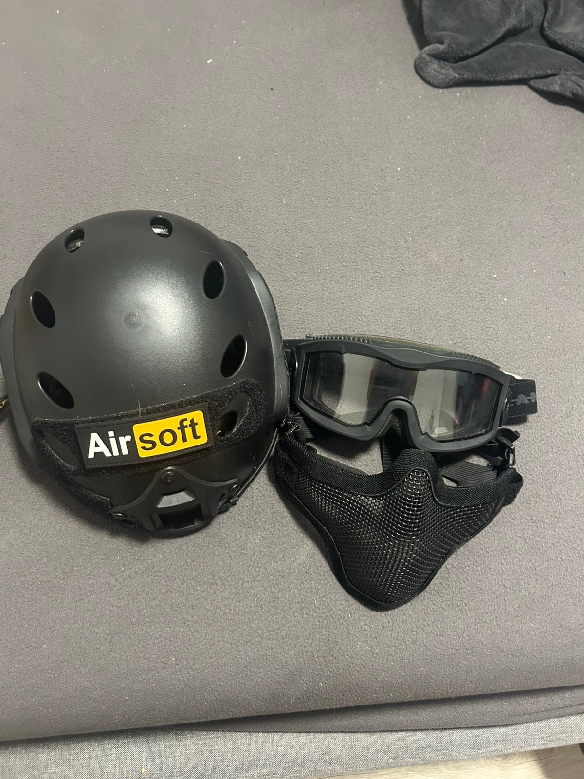 Airsoft wapen plus helm en bescherming, Fietsen en Brommers, Ophalen of Verzenden, Zo goed als nieuw