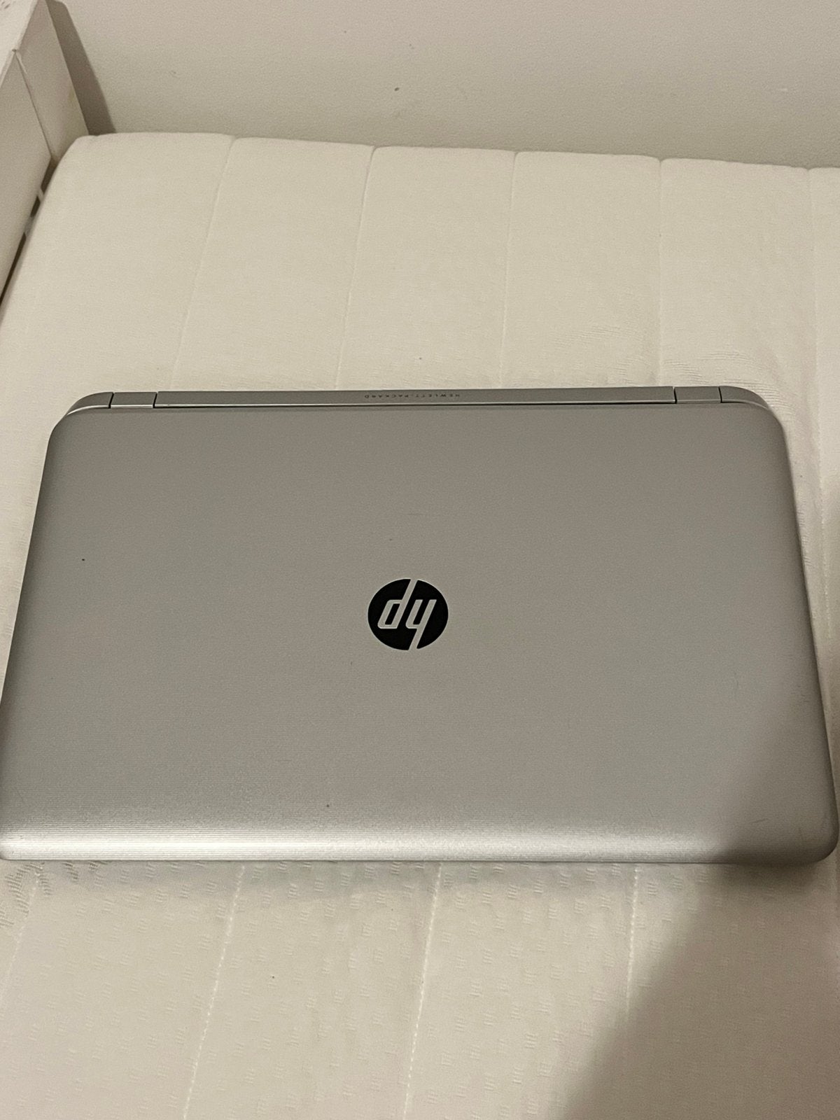 Te koop: Laptop in zeer goede staat (werkt op de oplader, Computers en Software, Ophalen of Verzenden, Zo goed als nieuw