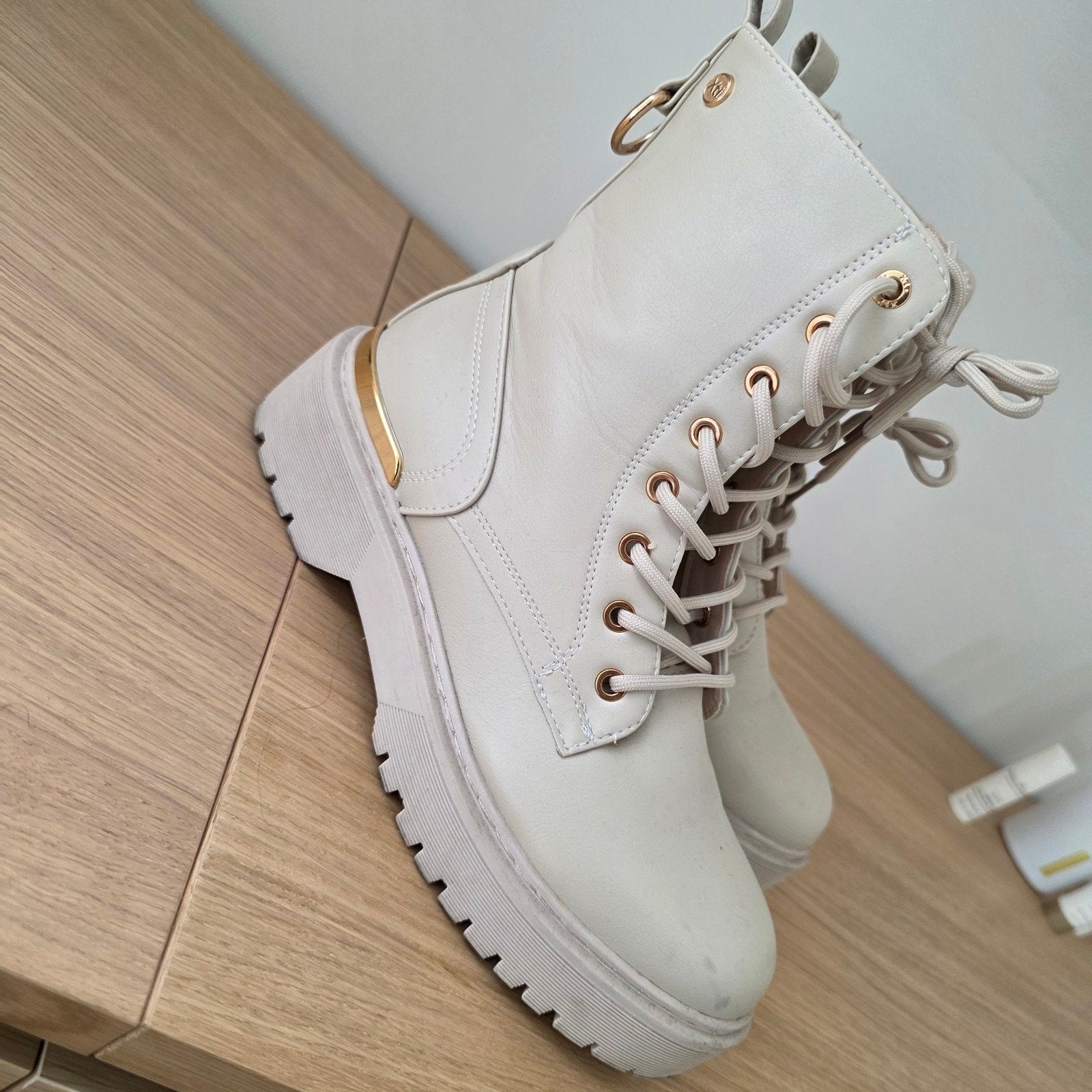 XTI enkellaarsjes beige/crème – maat 39, Ophalen, Beige