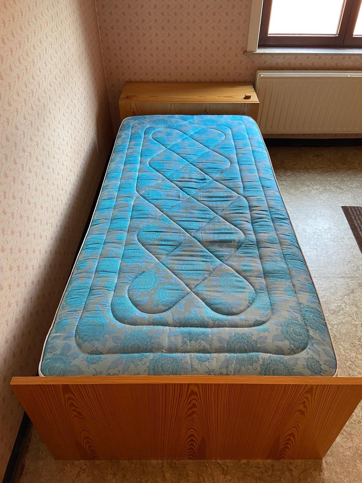 Eenpersoonsbed met matras en opbergkoffer, Maison & Meubles, Chambre à coucher | Matelas & Sommiers, 90 cm, Matelas, Une personne