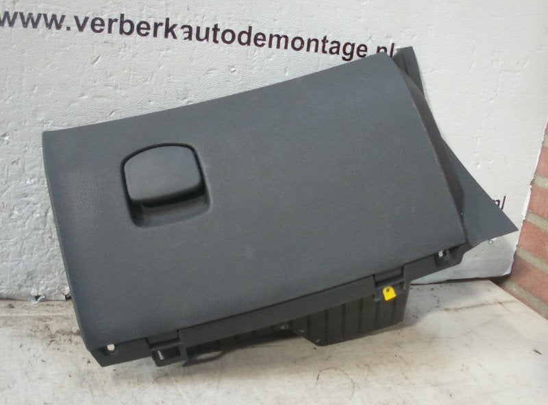 COMPARTIMENT A GANTS Opel Corsa D (13-205-097), Opel, Opel Automobile GmbH, Utilisé, Kontakt-opel@opel.com