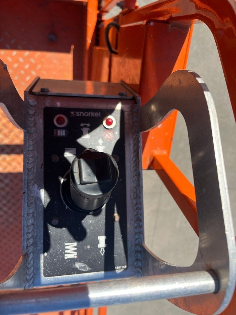 Nacelle à ciseaux Snorkel S4732E, Articles professionnels, Machines & Construction | Ascenseurs, Échafaudages & Échelles, Enlèvement