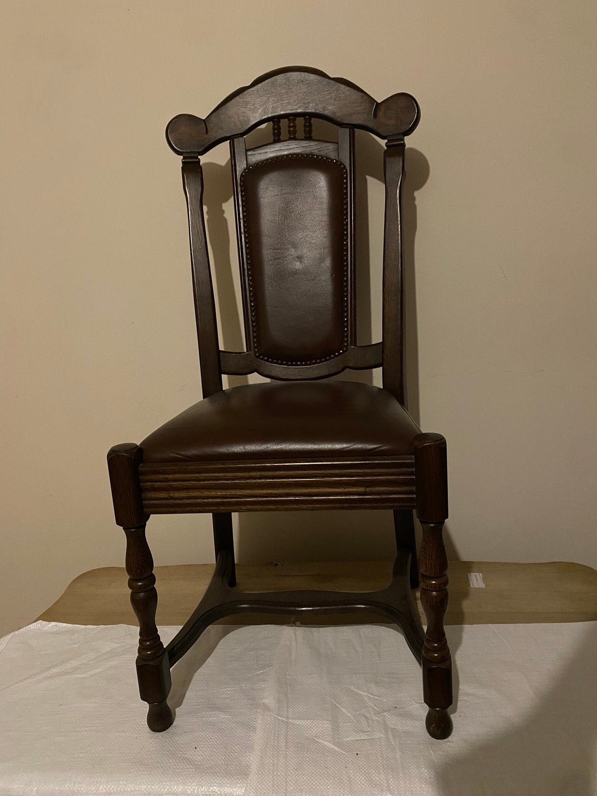Antieke stoelen, Ophalen