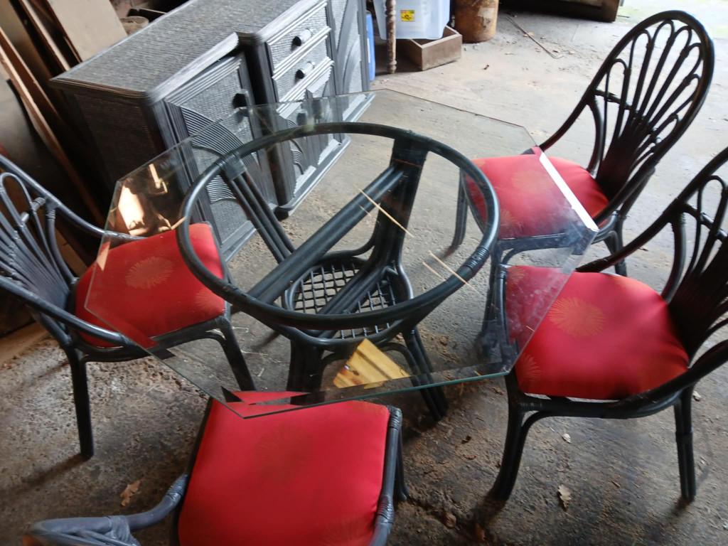 Salle à manger en rotin (commode, table, chaises), Enlèvement, Comme neuf, 4 à 6 chaises