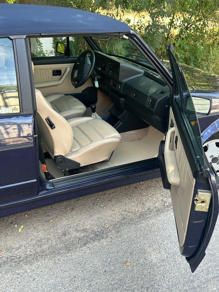 golf 1 cabrio classic line 1.8 gli, Autos, Achat, Beige, Cabriolet, Boîte manuelle