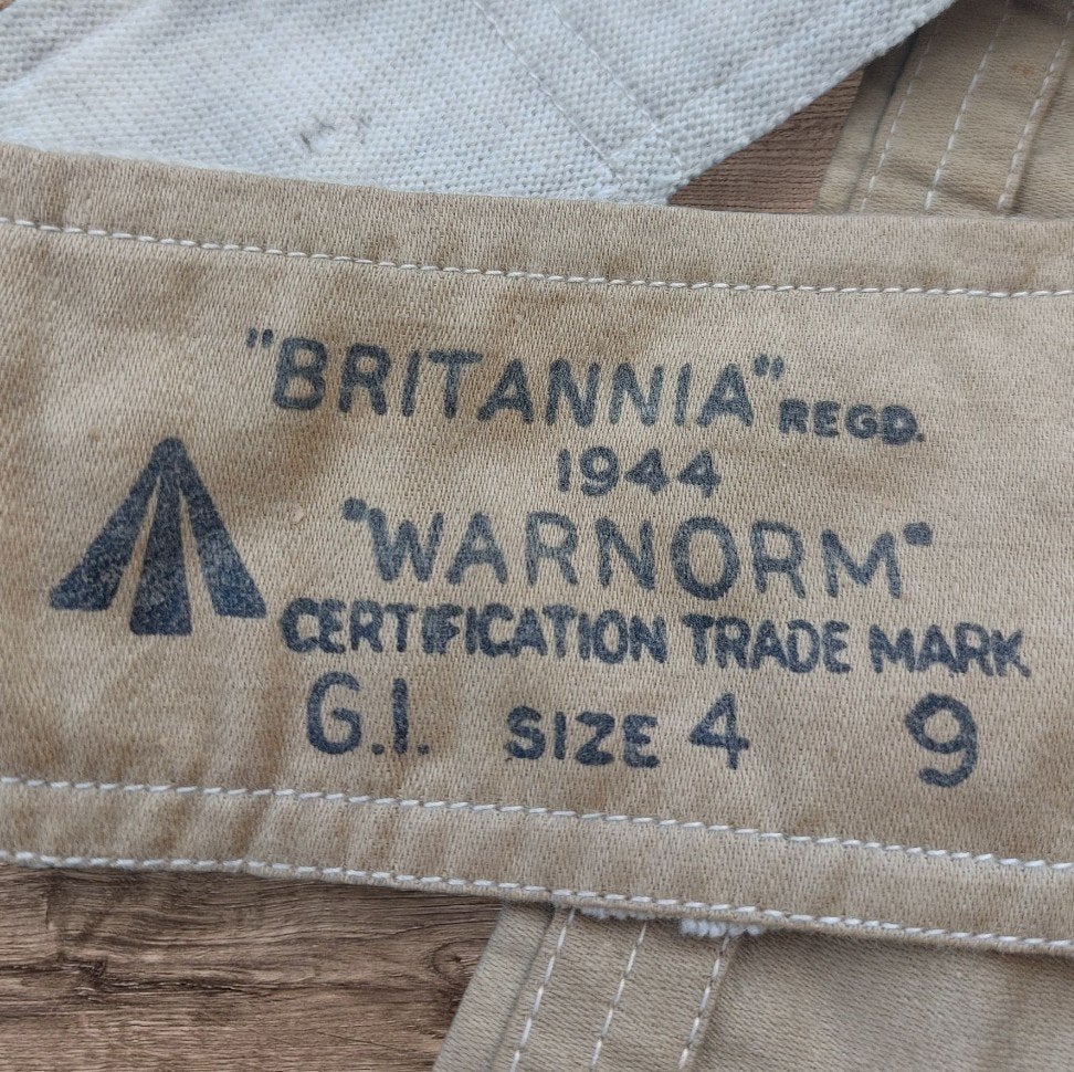 Britse WO2 Army kraag/halsbeschermer 1944, Verzamelen, Ophalen of Verzenden