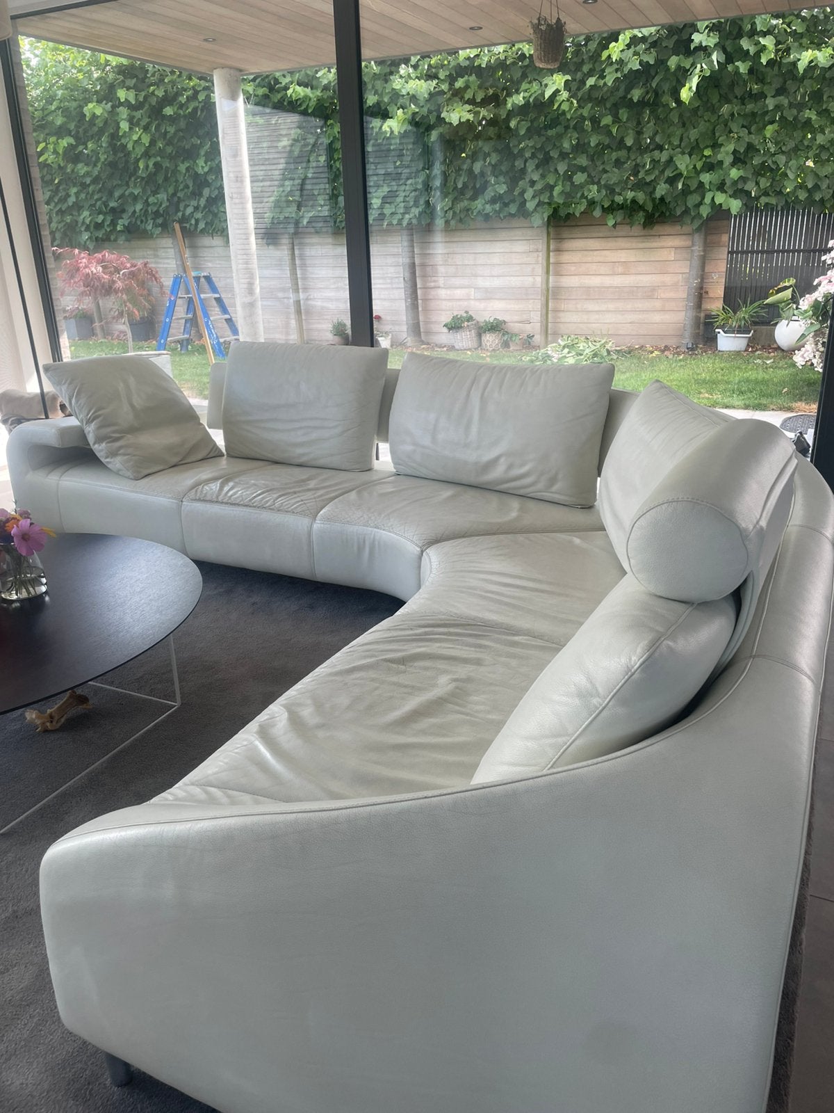 Witte lederen zetel van Leolux, Ophalen, 250 tot 300 cm, Gebruikt, 100 tot 125 cm