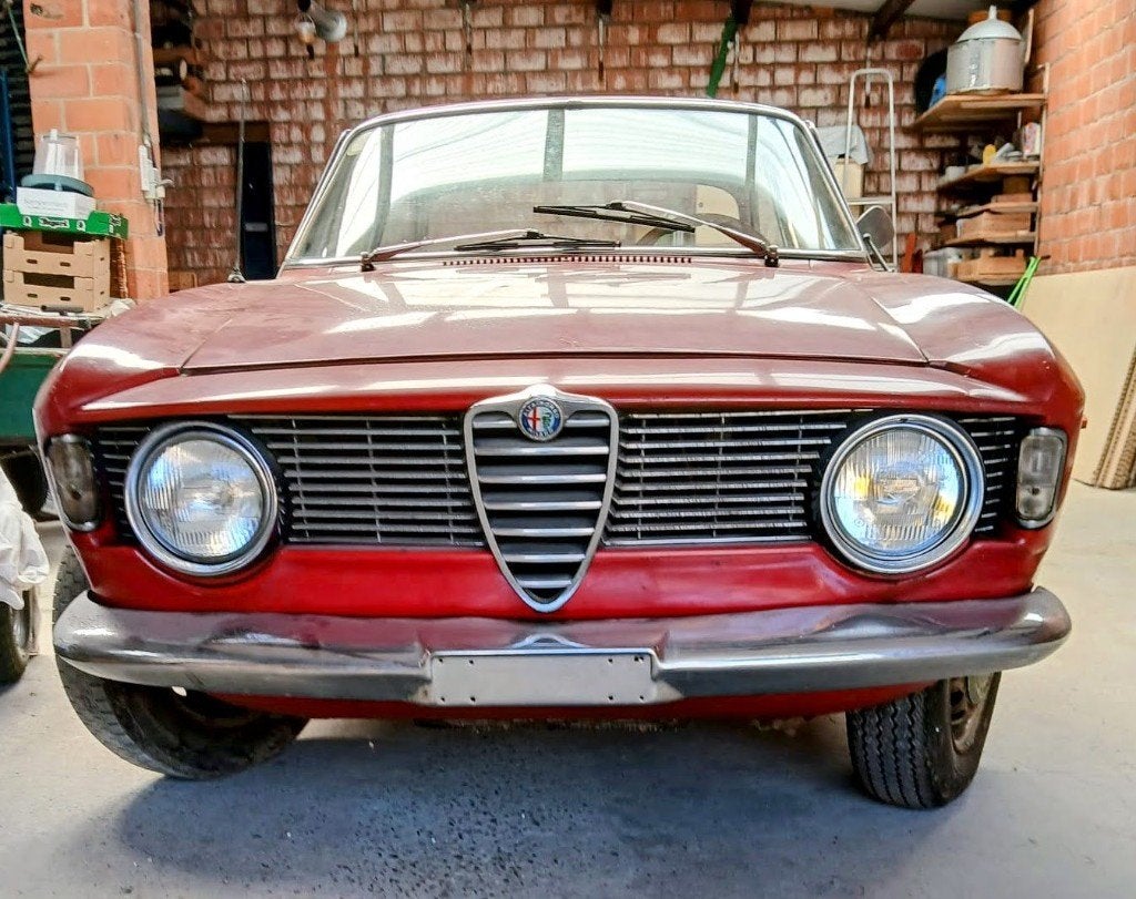 Alfa Romeo Giulia Sprint 1965, Autos, Alfa Romeo, Particulier, Giulia, Essence, Coupé, 2 portes, Boîte manuelle, Rouge, Brun, Cuir