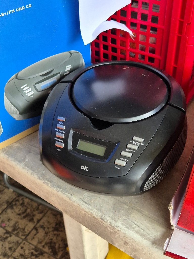 draagbare dab radio en cd-speler, Ophalen of Verzenden, Zo goed als nieuw, Overige merken, Draagbaar