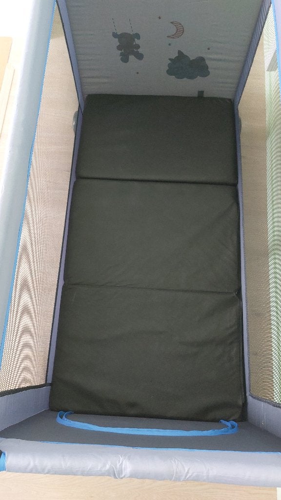 Reisbedje + matras Nattou, Ophalen, Zo goed als nieuw, Reisbedje
