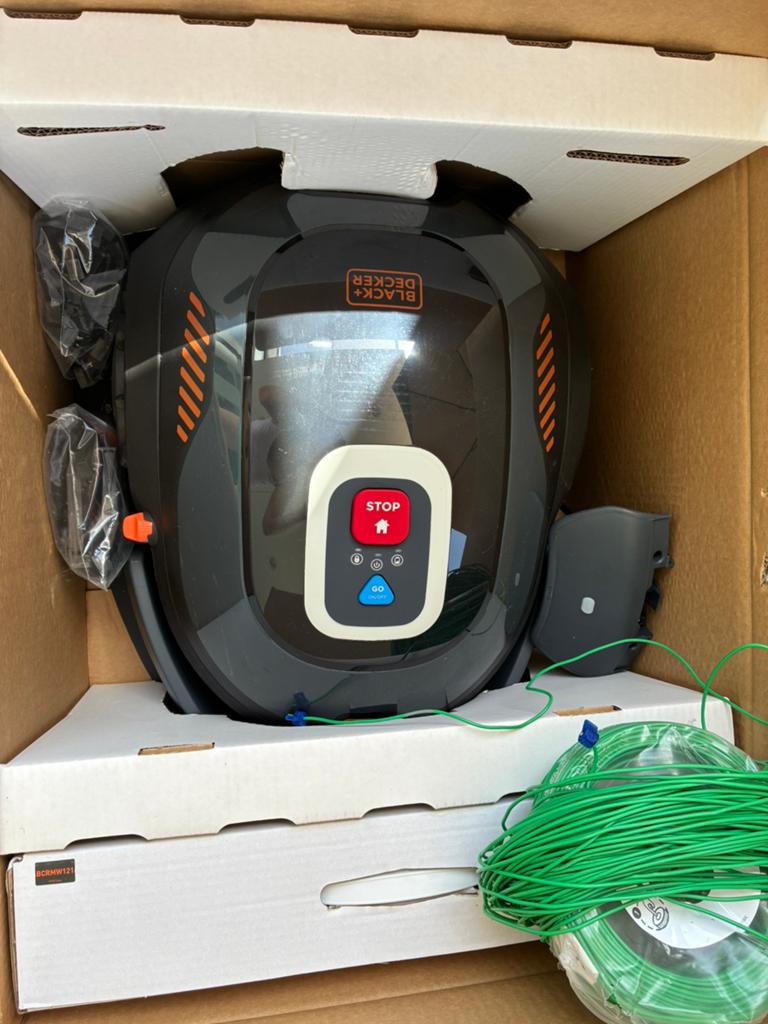 Tondeuse Robot Black &Decker NEUVE, Jardin & Terrasse, Tondeuses robotisées, Enlèvement, Comme neuf