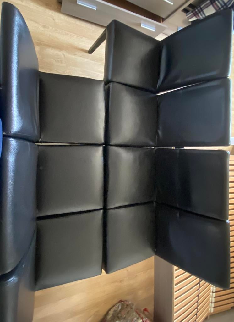 7 zwarte leer stoelen het mag per stuk worden gekocht, Huis en Inrichting, Stoelen, Ophalen, Zo goed als nieuw, Zwart, Leer