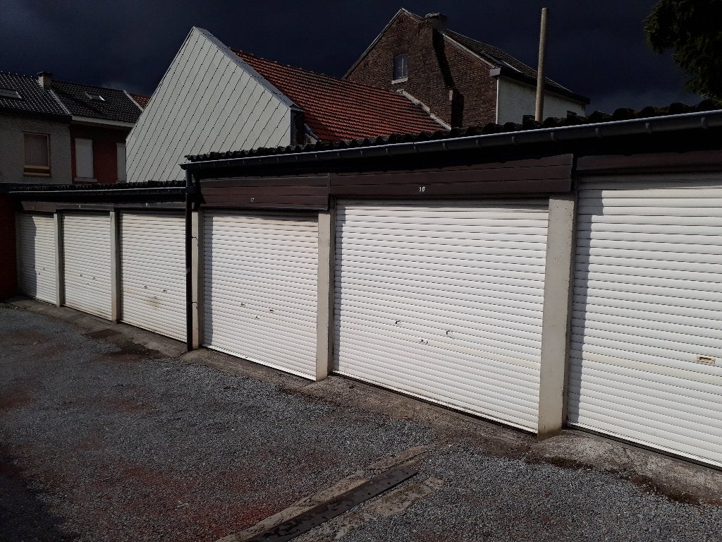 garage a louer ANS MONTEGNEE propre sec proximité A602 E 40, Immo, Province de Liège