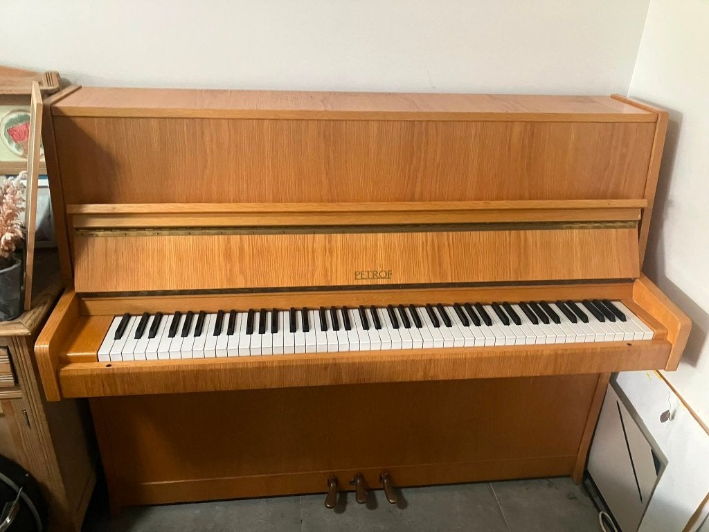 Petrof Buffetpiano type 115, Musique & Instruments, Enlèvement, Comme neuf, Brun, Piano
