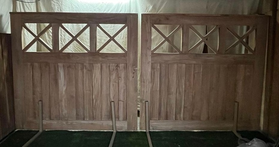 Portail en teck avec croix, Jardin & Terrasse, Clôtures de jardin, Neuf, Porte du jardin, Bois, Enlèvement