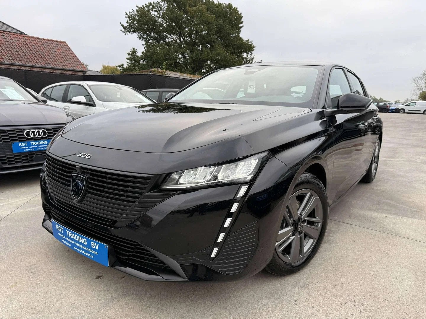Peugeot 308 1.2i 130PK AUTOMAAT 5-DEURS FULL LED CARPLAY NAV, Auto's, Automaat, Stof, 1199 cc, Zwart