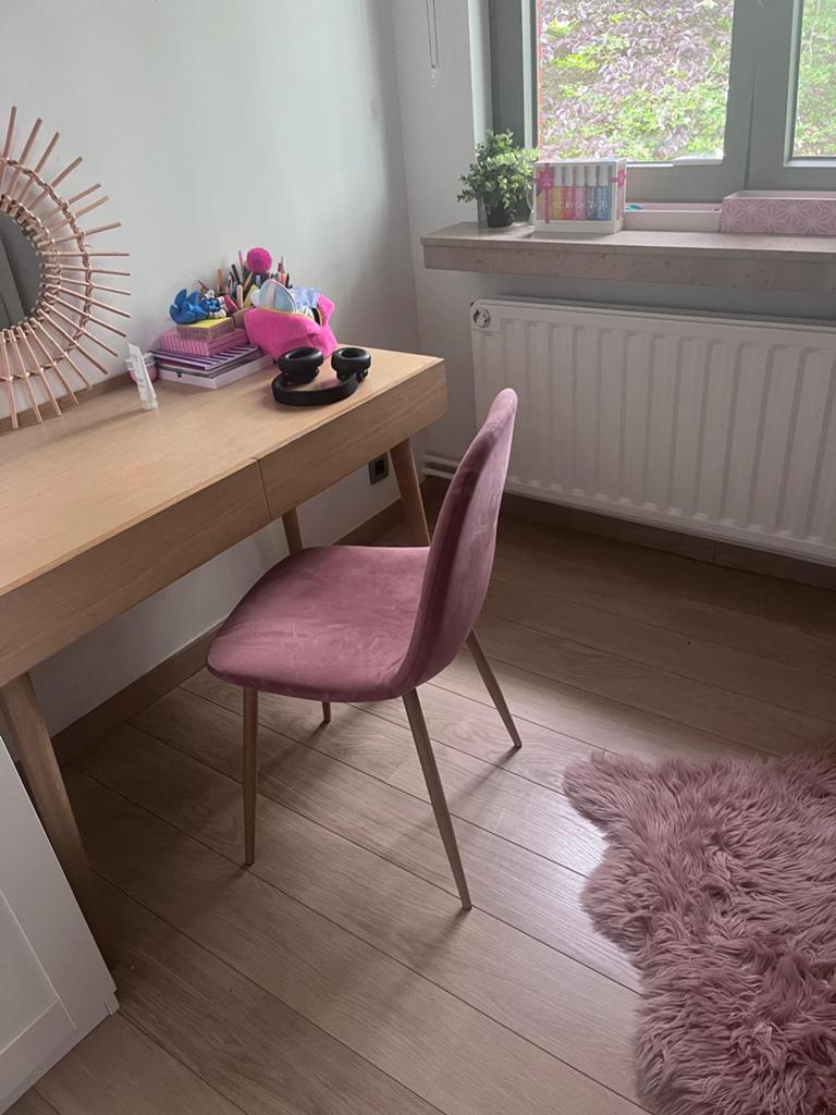 Mooie roze stoel, Huis en Inrichting, Stoelen, Ophalen