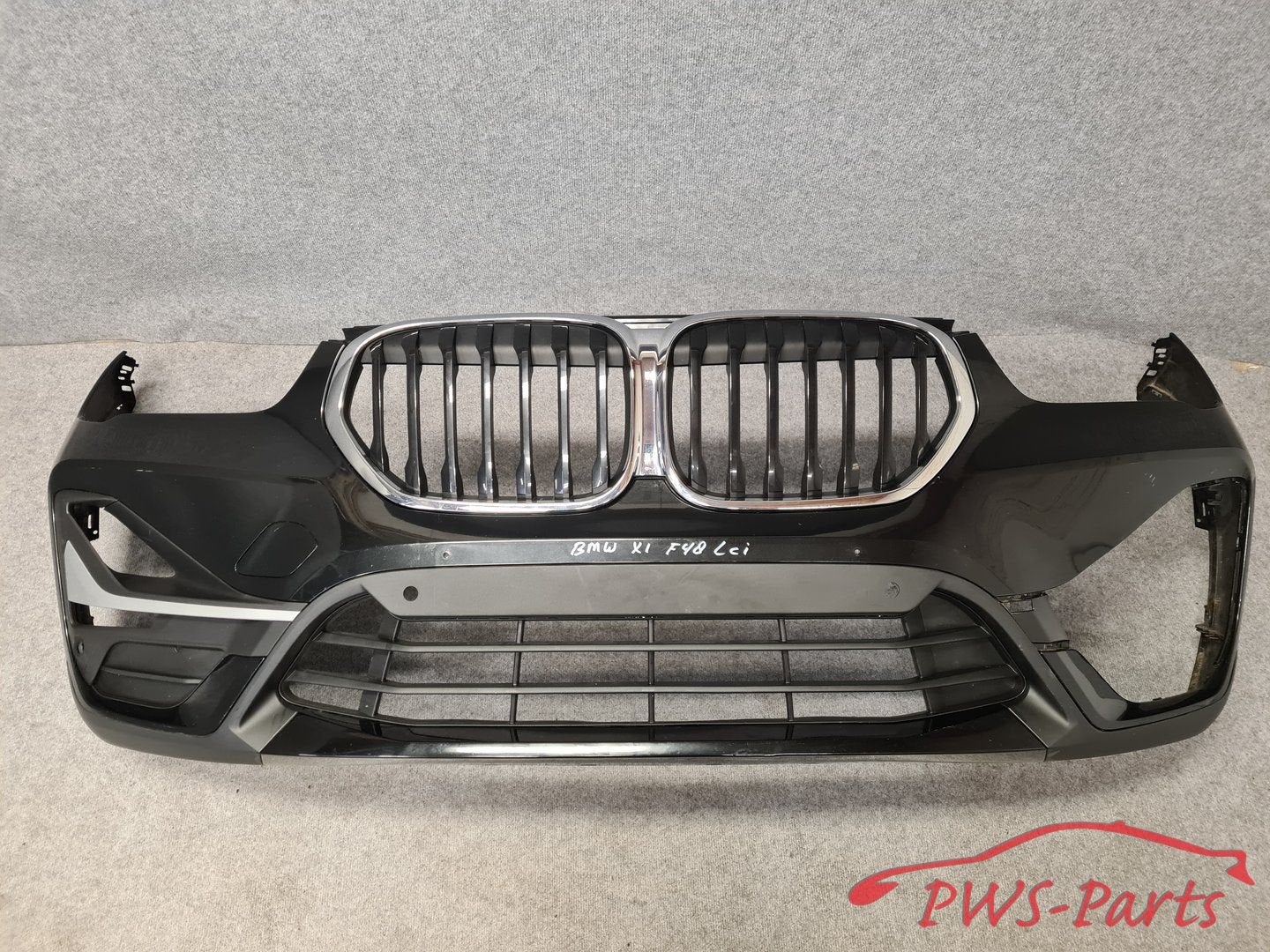 BMW X1 F48 LCI VOORBUMPER GRILL ORIGINEEL, Gebruikt, -, Voor, -