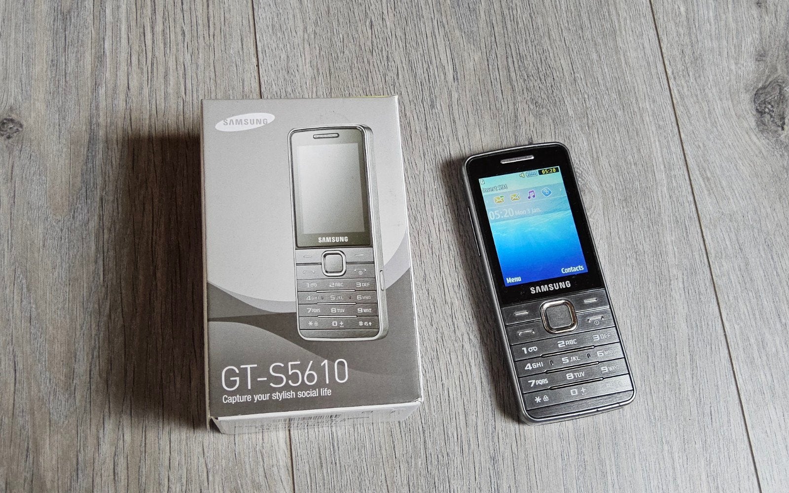 Samsung GT-S5610, presque neuf avec boîte et accessoires, Télécoms, Enlèvement ou Envoi
