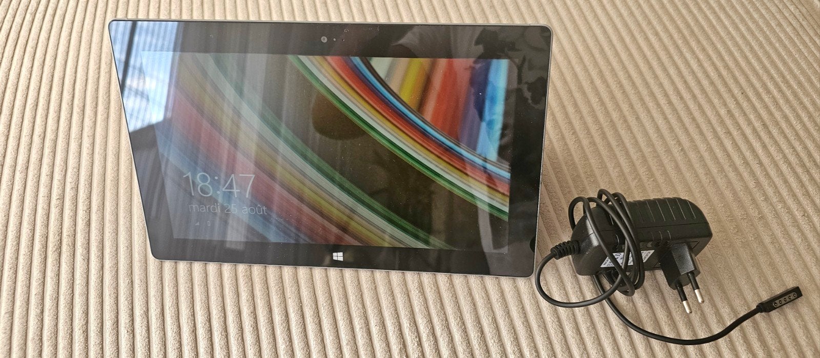 surface tablette, Enlèvement ou Envoi