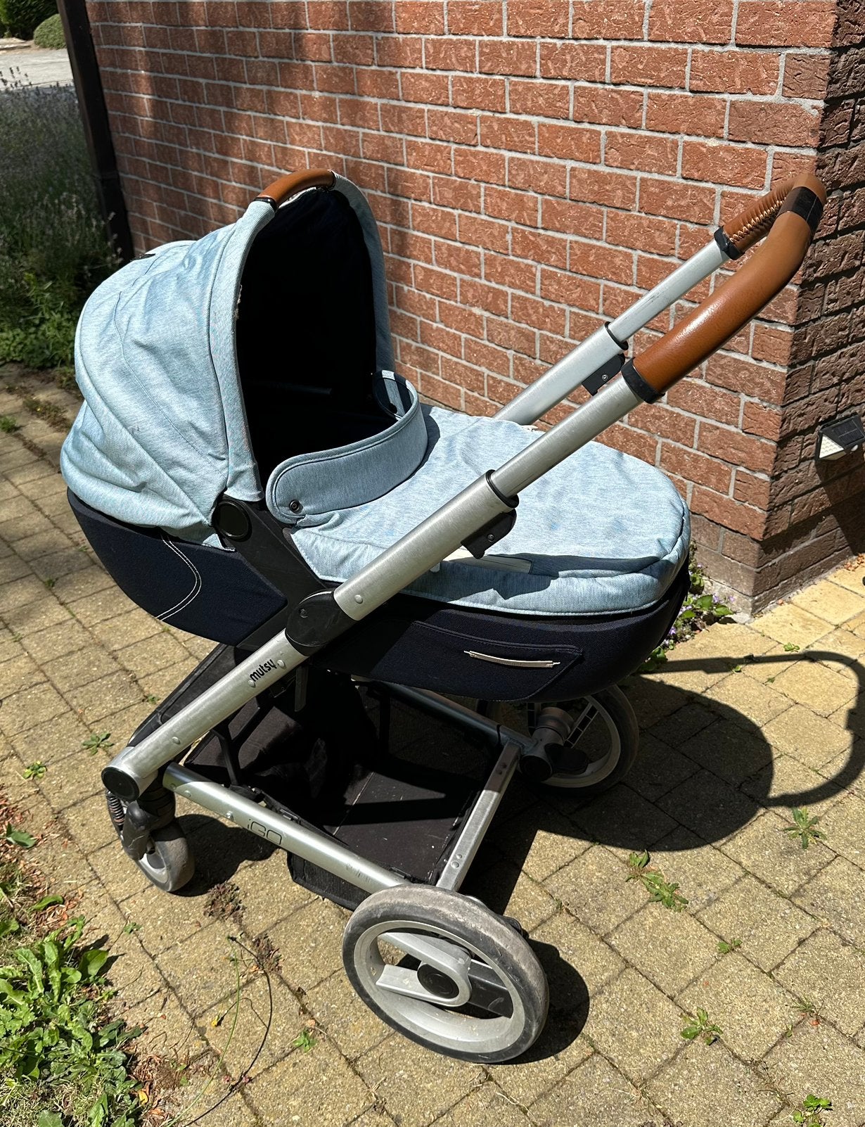 Mutsy kinderwagen 3 in 1 met regenhoes en winterzak, Kinderen en Baby's, Kinderwagens en Combinaties, Gebruikt, Verstelbare duwstang