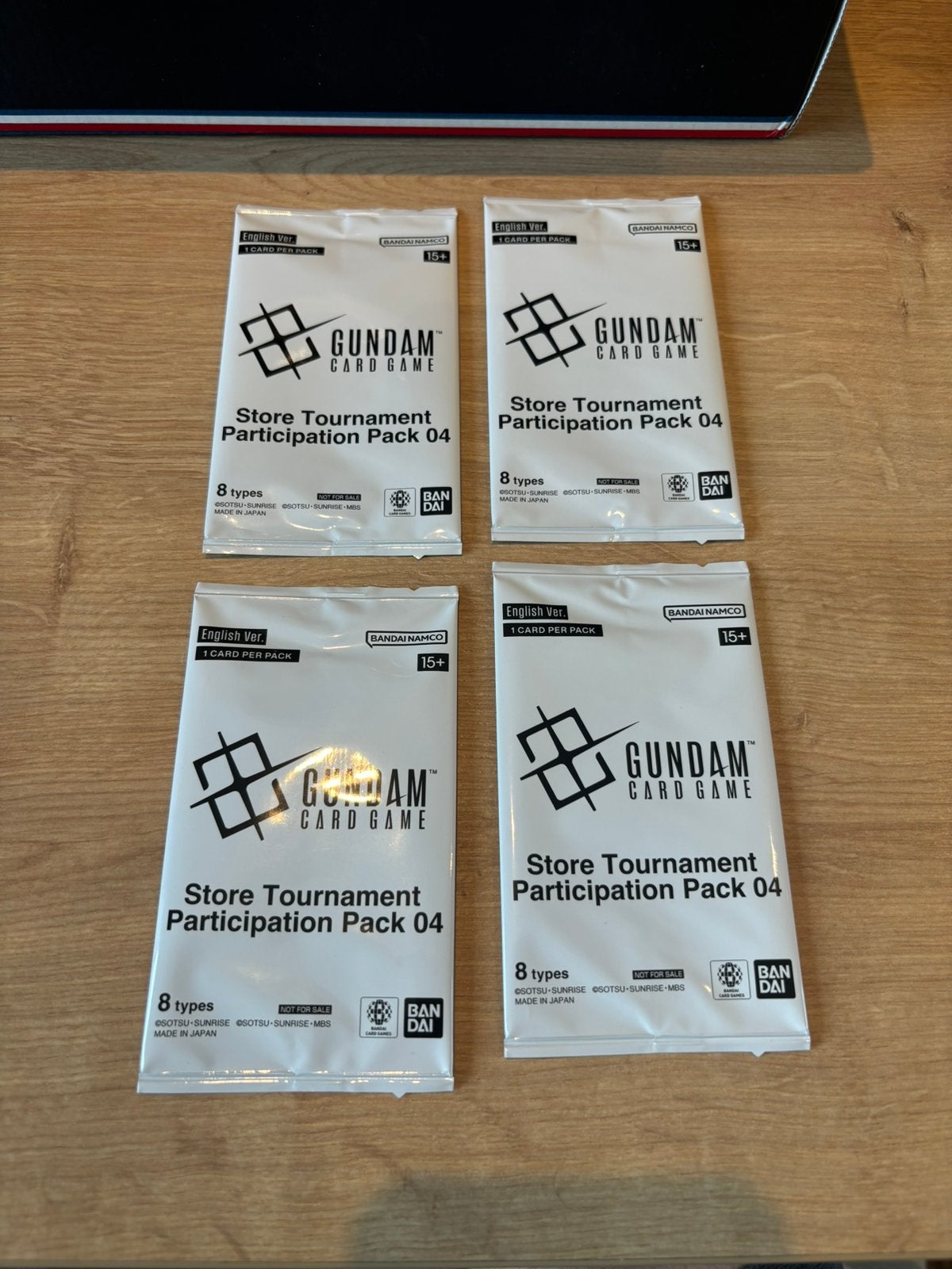 Gundam store tournament participation pack 04 x4, Hobby en Vrije tijd, Verzamelkaartspellen | Overige, Ophalen, Zo goed als nieuw