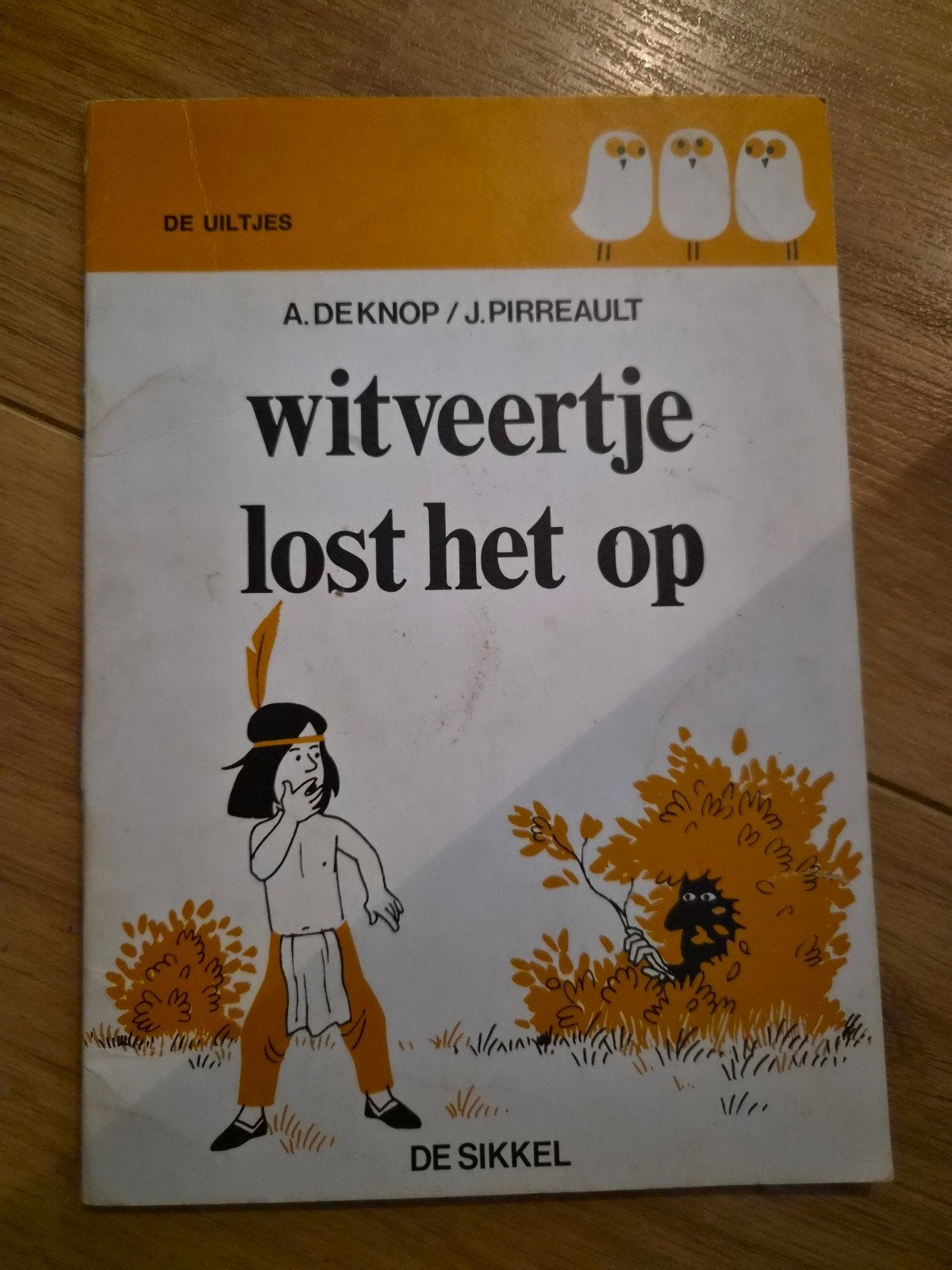 De Uiltjes - Witveertje lost het op, Boeken, Ophalen